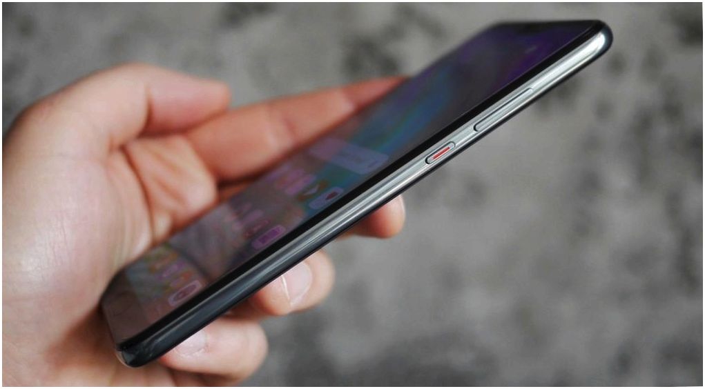 Обзор смартфона Huawei P20: машинный разум на службе у камер