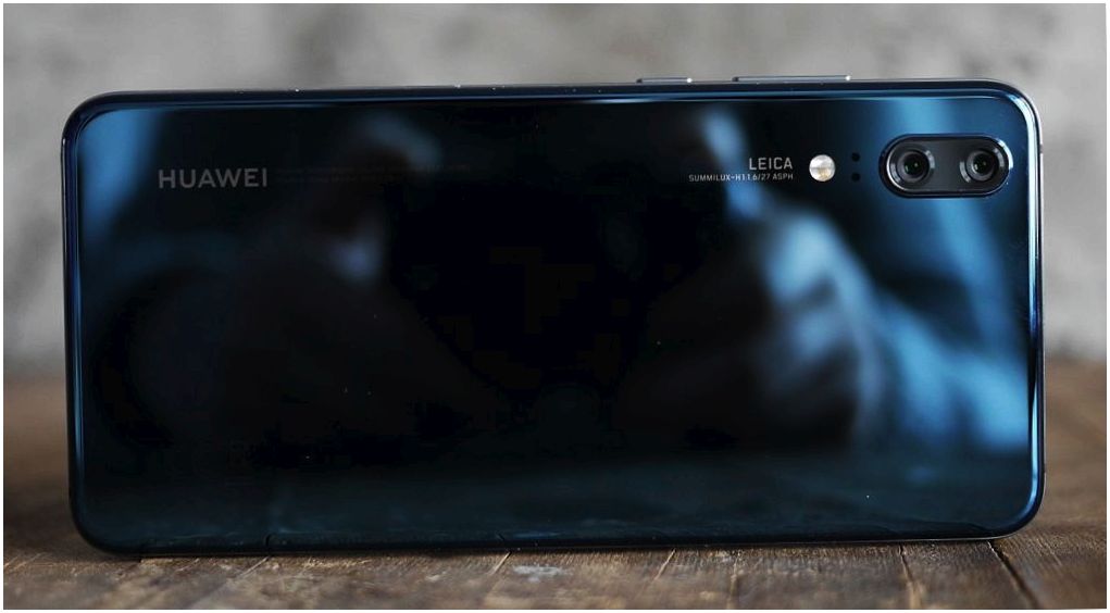 Обзор смартфона Huawei P20: машинный разум на службе у камер