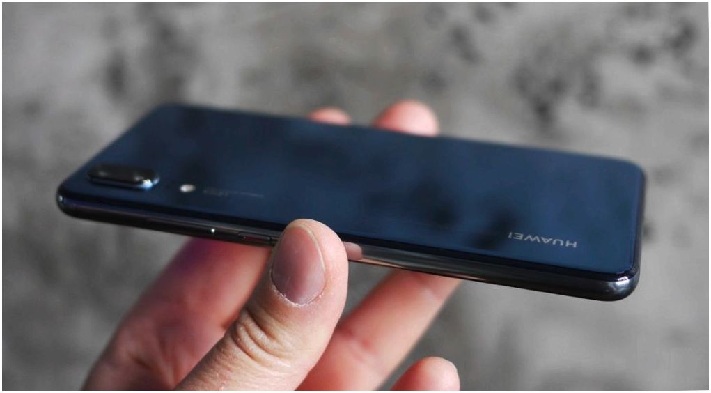 Обзор смартфона Huawei P20: машинный разум на службе у камер