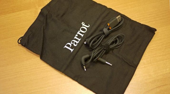 Умный звук. Обзор беспроводных наушников Parrot Zik