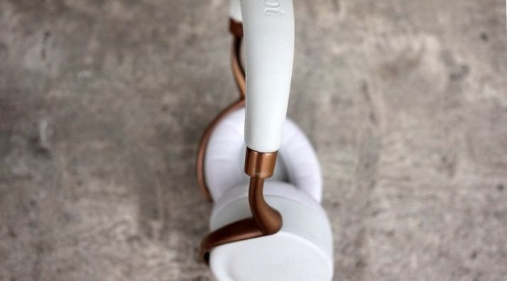 Умный звук. Обзор беспроводных наушников Parrot Zik