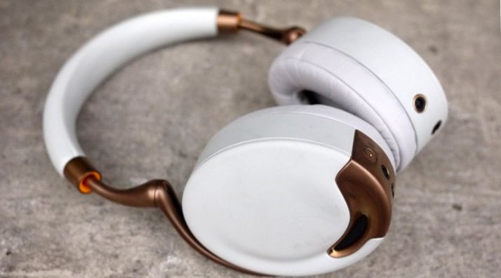 Умный звук. Обзор беспроводных наушников Parrot Zik