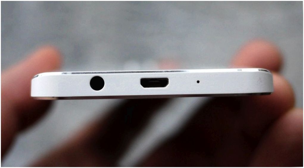 Обзор смартфона Samsung Galaxy A3: стильный "середнячок"