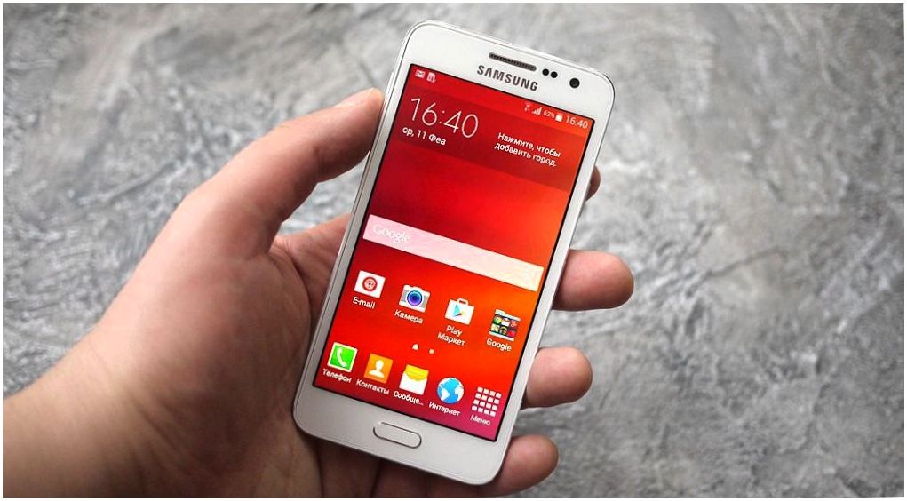 Обзор смартфона Samsung Galaxy A3: стильный "середнячок"