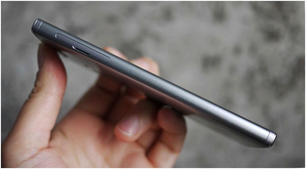 Обзор смартфона Sony Xperia XA2: камерная "классика"