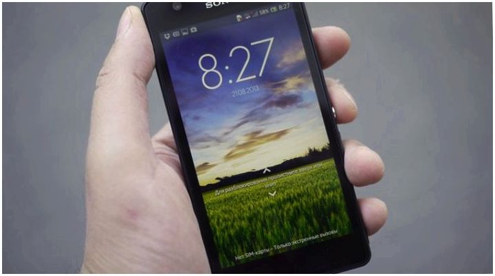 Герой-подводник. Обзор смартфона Sony Xperia ZR