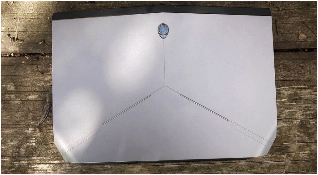 Обзор ноутбука Alienware 13: поиграем, но немного