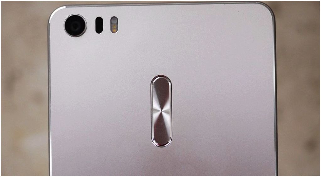 Обзор смартфона Asus ZenFone 3 Ultra: великан для игр и видео