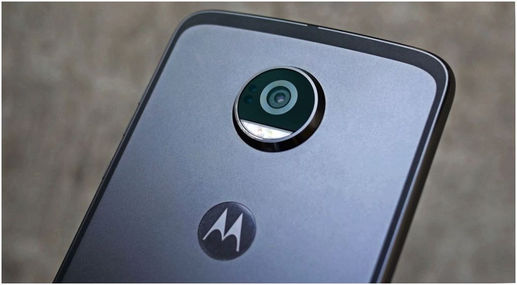 Обзор модульного смартфона Lenovo Moto Z2 Play: средний класс с приставками