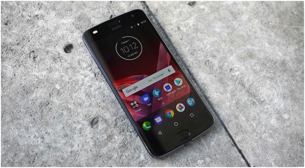 Обзор модульного смартфона Lenovo Moto Z2 Play: средний класс с приставками