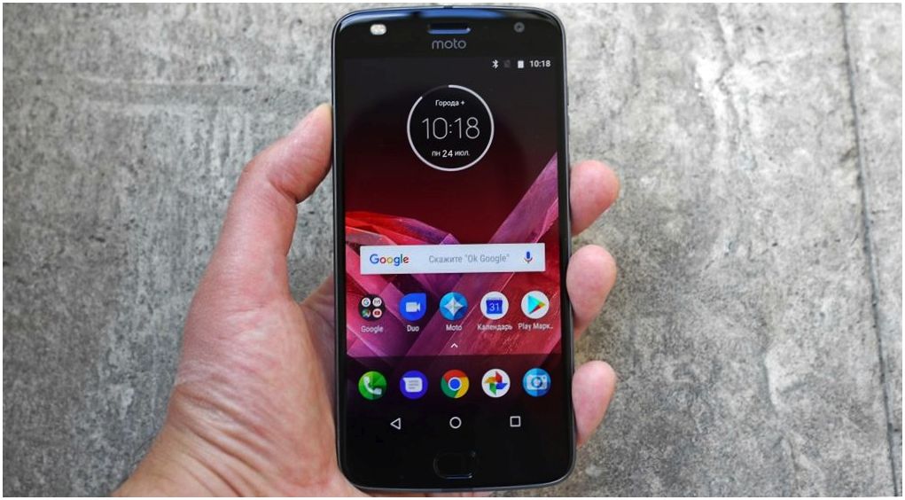 Обзор модульного смартфона Lenovo Moto Z2 Play: средний класс с приставками