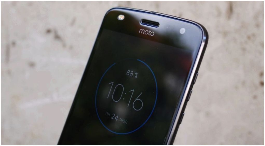 Обзор модульного смартфона Lenovo Moto Z2 Play: средний класс с приставками