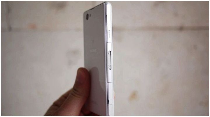 Концентрированный "флагман". Обзор смартфона Sony Xperia Z1 Compact (концентрировать, флагман, обзор, смартфона) Концентрированный "флагман". Обзор смартфона Sony Xperia Z1 Compact