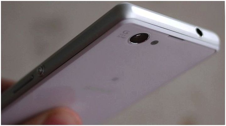 Концентрированный "флагман". Обзор смартфона Sony Xperia Z1 Compact (концентрировать, флагман, обзор, смартфона) Концентрированный "флагман". Обзор смартфона Sony Xperia Z1 Compact