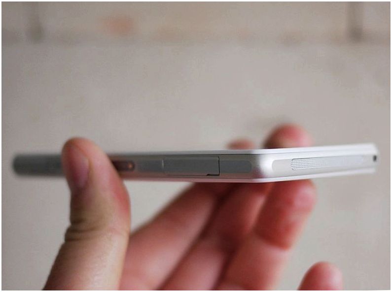 Концентрированный "флагман". Обзор смартфона Sony Xperia Z1 Compact (концентрировать, флагман, обзор, смартфона) Концентрированный "флагман". Обзор смартфона Sony Xperia Z1 Compact