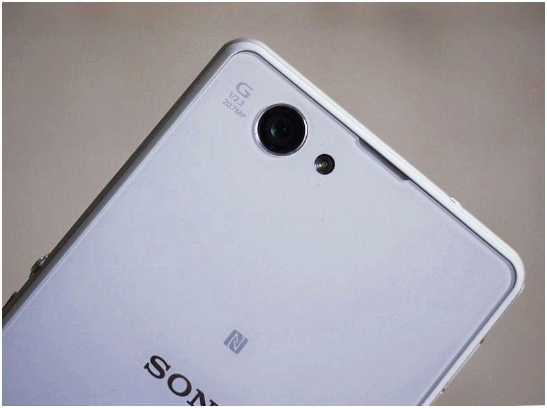 Концентрированный "флагман". Обзор смартфона Sony Xperia Z1 Compact (концентрировать, флагман, обзор, смартфона) Концентрированный "флагман". Обзор смартфона Sony Xperia Z1 Compact