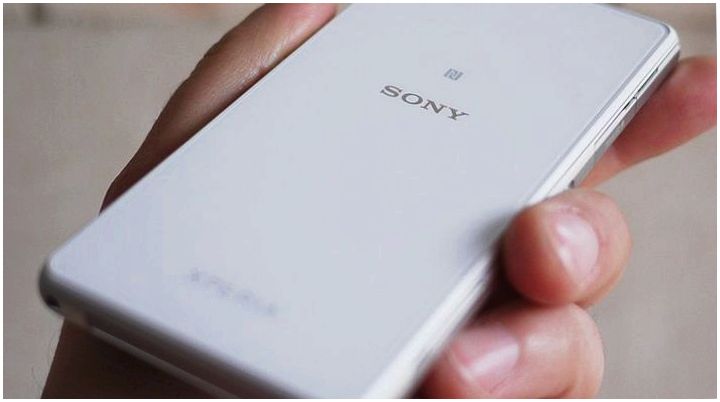 Концентрированный "флагман". Обзор смартфона Sony Xperia Z1 Compact (концентрировать, флагман, обзор, смартфона) Концентрированный "флагман". Обзор смартфона Sony Xperia Z1 Compact