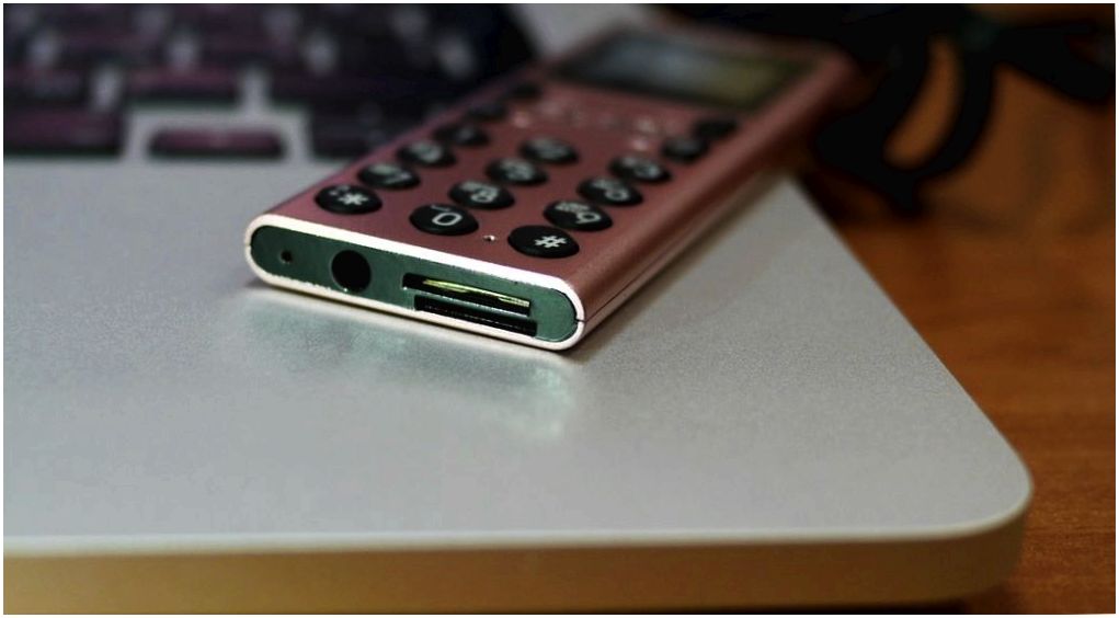 Обзор "анти-смартфона" Elari NanoPhone C: "звонилка" со связями (обзор, анти-смартфона, elari, nanophone, звонилка) Обзор "анти-смартфона" Elari NanoPhone C: "звонилка" со связями