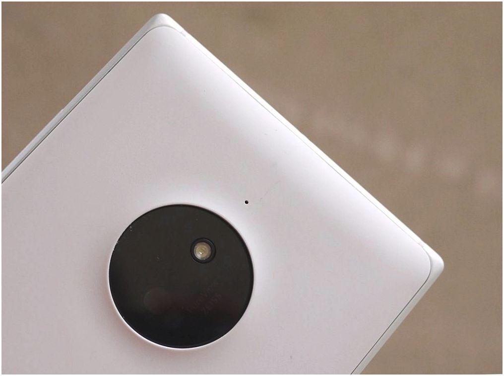 Обзор смартфона Nokia Lumia 830: середнячок с внешностью флагмана