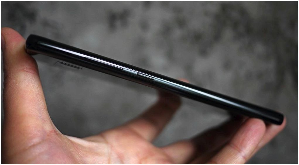 Обзор смартфона Samsung Galaxy Note 8: "безграничный" суперфлагман (обзор, смартфона, samsung, galaxy, note) Обзор смартфона Samsung Galaxy Note 8: "безграничный" суперфлагман