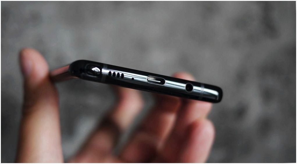Обзор смартфона Samsung Galaxy Note 8: "безграничный" суперфлагман (обзор, смартфона, samsung, galaxy, note) Обзор смартфона Samsung Galaxy Note 8: "безграничный" суперфлагман