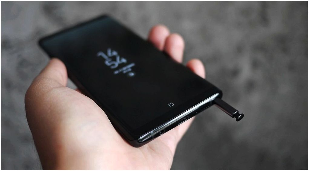 Обзор смартфона Samsung Galaxy Note 8: "безграничный" суперфлагман (обзор, смартфона, samsung, galaxy, note) Обзор смартфона Samsung Galaxy Note 8: "безграничный" суперфлагман