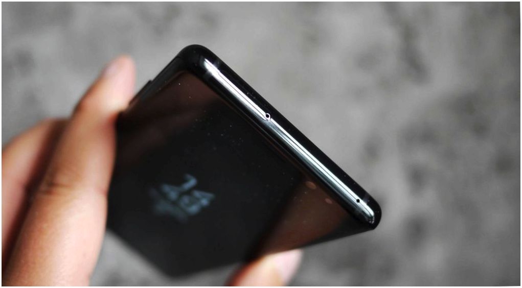 Обзор смартфона Samsung Galaxy Note 8: "безграничный" суперфлагман (обзор, смартфона, samsung, galaxy, note) Обзор смартфона Samsung Galaxy Note 8: "безграничный" суперфлагман