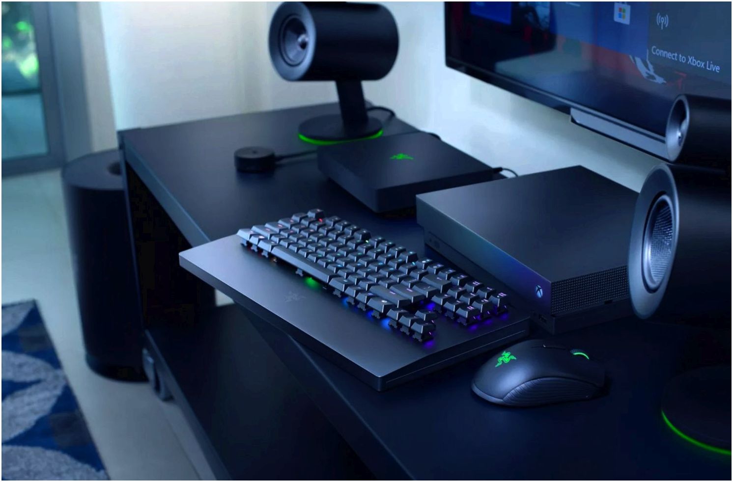 Названа цена на первый комплект клавиатуры и мышки для Xbox