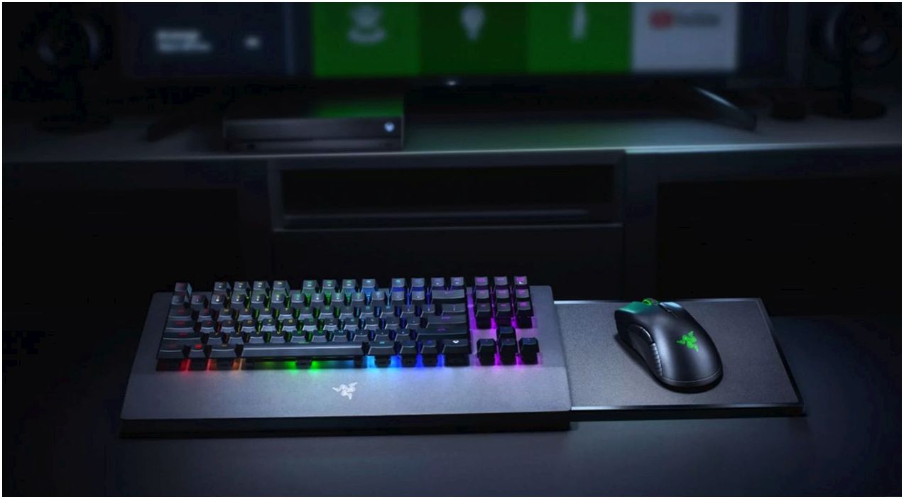 Названа цена на первый комплект клавиатуры и мышки для Xbox