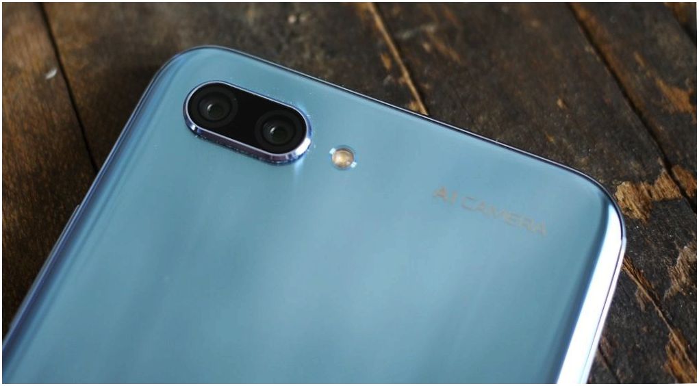Обзор Honor 10: красавчик с "умными" камерами