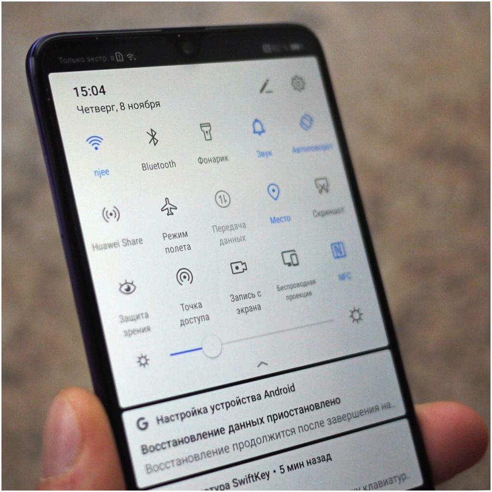 Обзор смартфона Huawei Mate 20: тройная камера, удвоенный "интеллект"