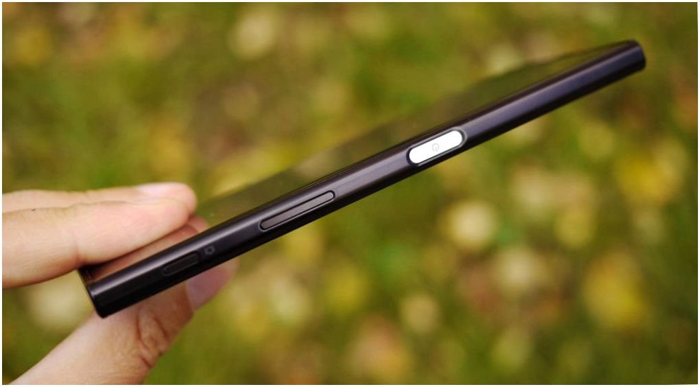 Обзор смартфона Sony Xperia XZ: флагман по-японски