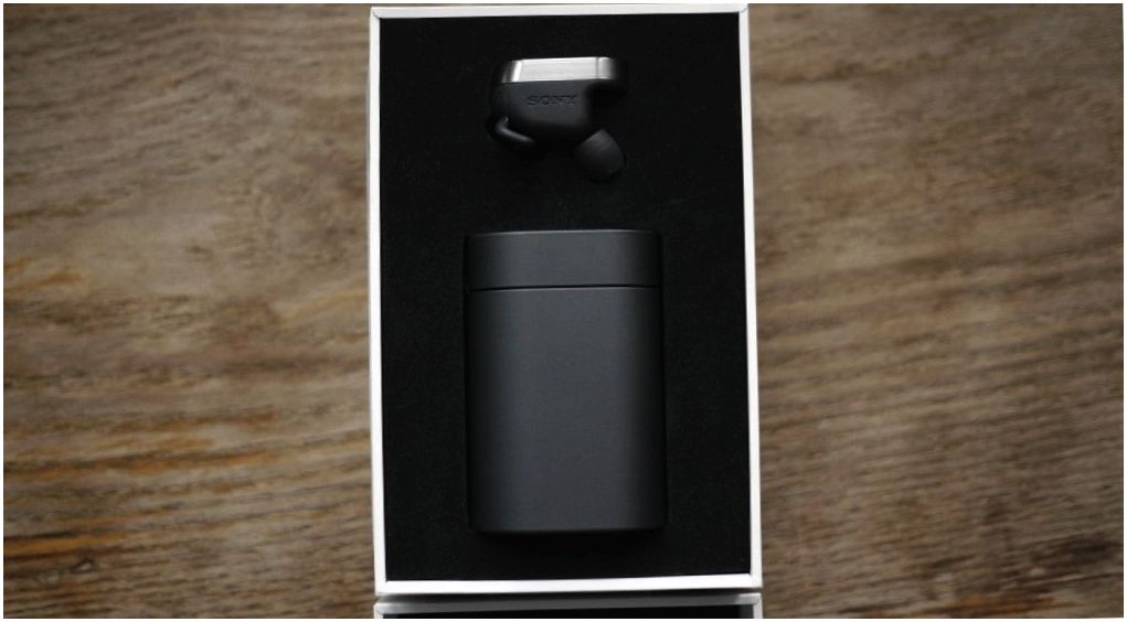 Обзор "умной" гарнитуры Sony Xperia Ear: слышу голоса