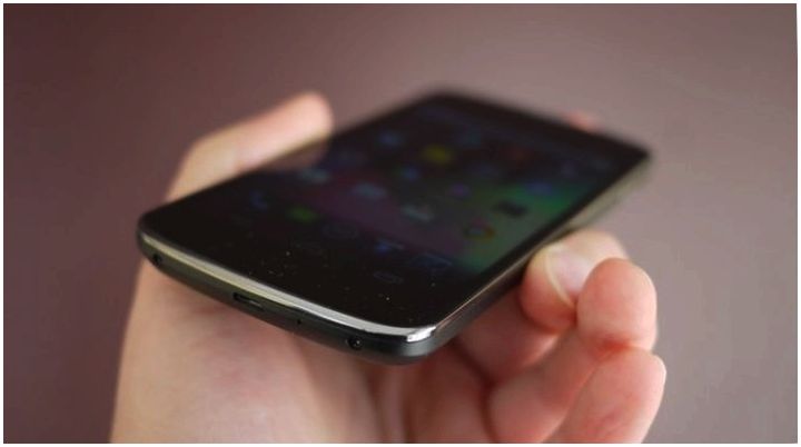 Черный прямоугольник. Обзор смартфона Nexus 4 от Google и LG