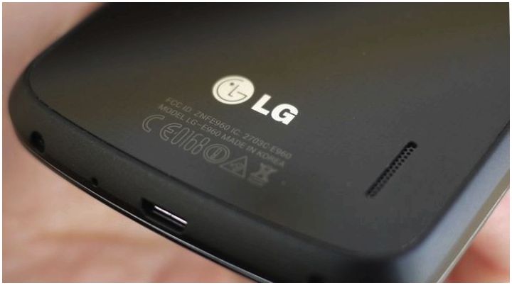 Черный прямоугольник. Обзор смартфона Nexus 4 от Google и LG