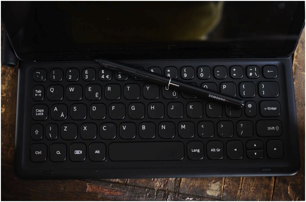 Обзор планшета Samsung Galaxy Tab S4: готов заменить ПК (обзор, планшет, samsung, galaxy) Обзор планшета Samsung Galaxy Tab S4: готов заменить ПК