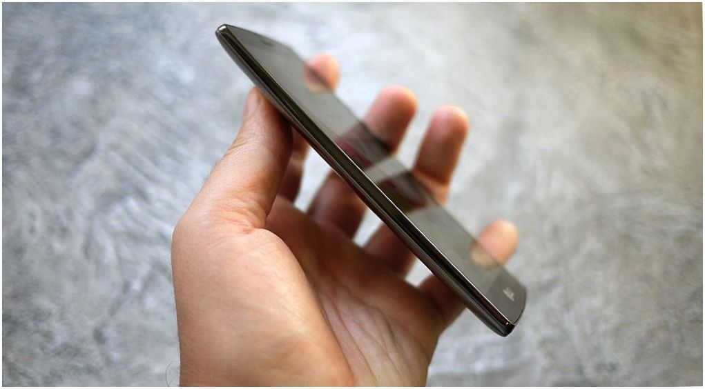Обзор смартфона LG G4s: кожзаменитель