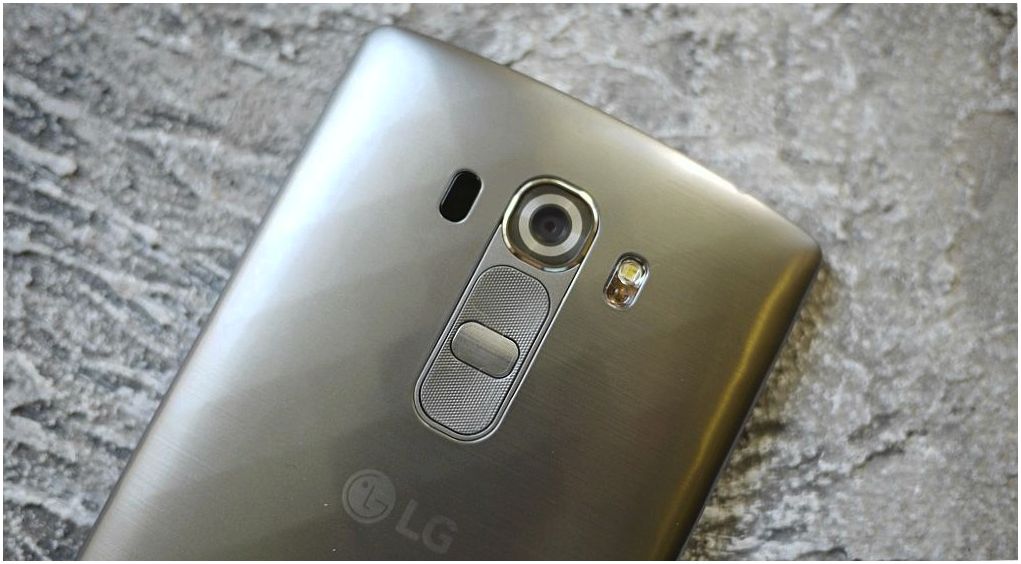 Обзор смартфона LG G4s: кожзаменитель