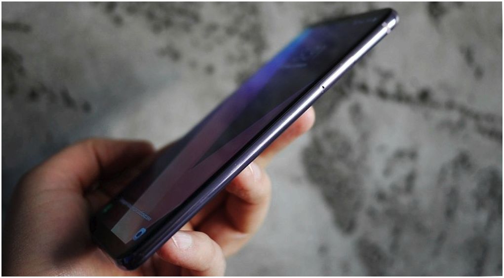 Обзор смартфона LG V30+: флагманская красота, неслыханное благозвучие (обзор, смартфона, флагманский, красота) Обзор смартфона LG V30+: флагманская красота, неслыханное благозвучие