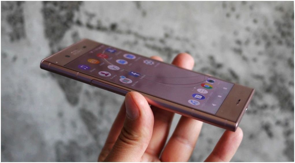 Обзор смартфона Sony Xperia XZ1: верность стилю (обзор, смартфона, sony, xperia) Обзор смартфона Sony Xperia XZ1: верность стилю