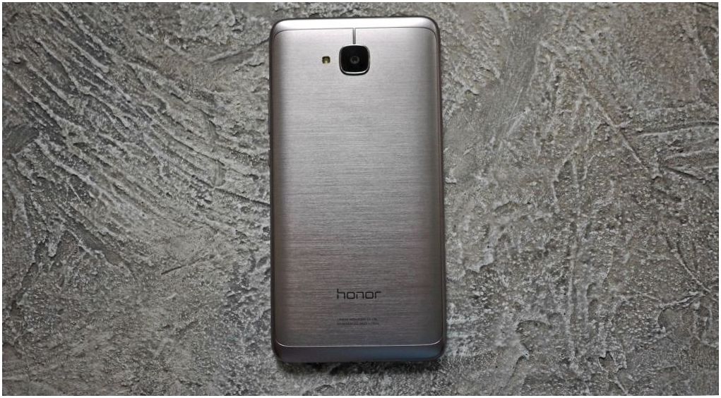 Обзор смартфона Huawei Honor 5C: в "железной" обертке (обзор, смартфона, huawei, honor) Обзор смартфона Huawei Honor 5C: в "железной" обертке