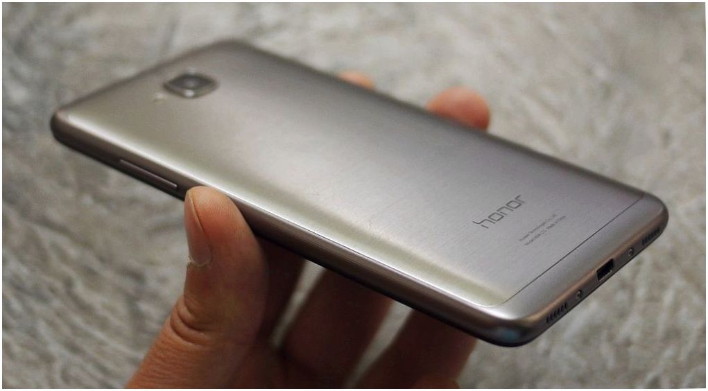 Обзор смартфона Huawei Honor 5C: в "железной" обертке (обзор, смартфона, huawei, honor) Обзор смартфона Huawei Honor 5C: в "железной" обертке
