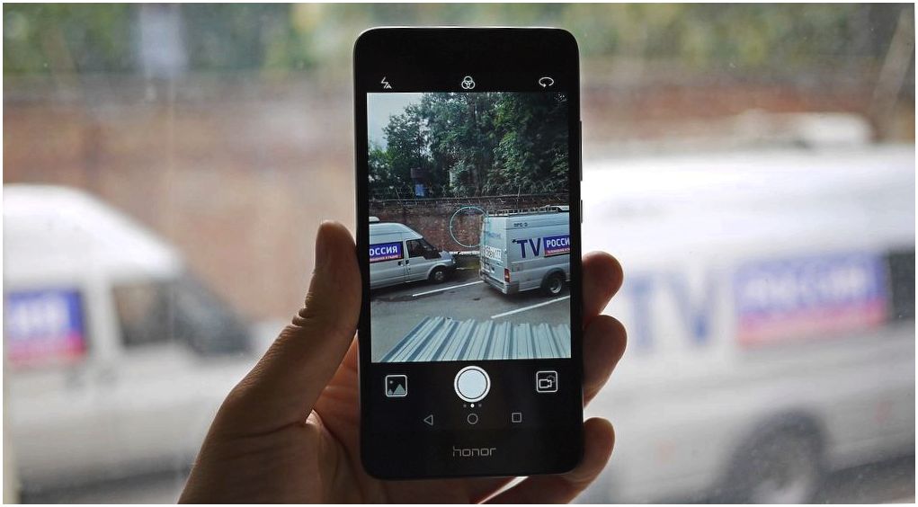 Обзор смартфона Huawei Honor 5C: в "железной" обертке (обзор, смартфона, huawei, honor) Обзор смартфона Huawei Honor 5C: в "железной" обертке
