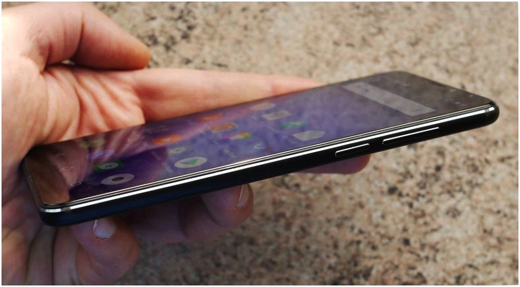 Обзор смартфона Meizu Note 8: ни рамок, ни "челки" (обзор, смартфона, meizu, note) Обзор смартфона Meizu Note 8: ни рамок, ни "челки"
