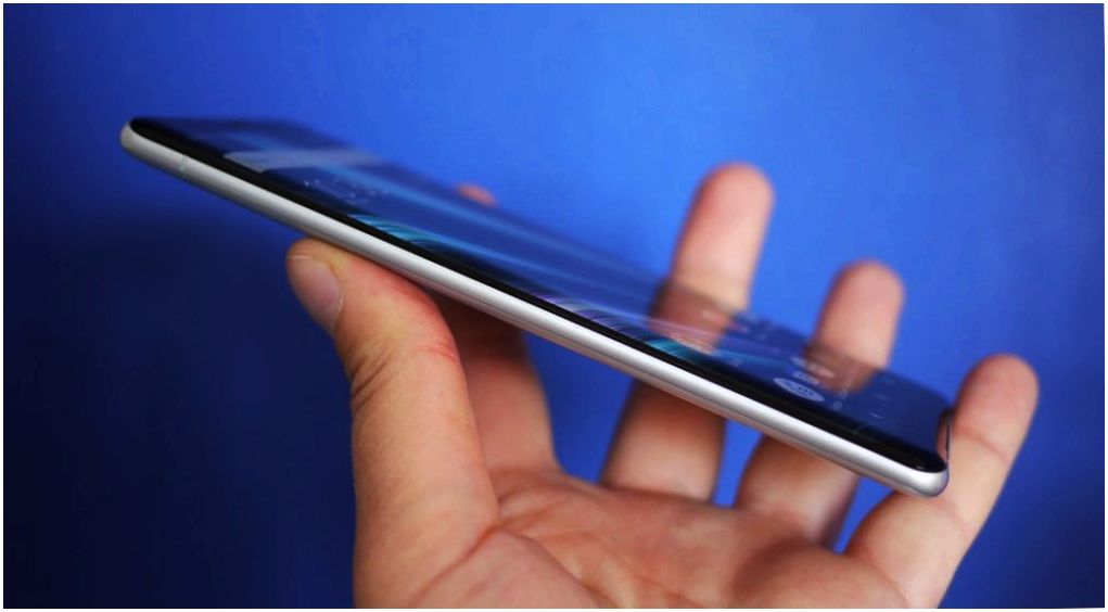 Обзор смартфона Sony Xperia XZ3: OLED в чувствительных рамках (обзор, смартфона, sony, xperia) Обзор смартфона Sony Xperia XZ3: OLED в чувствительных рамках