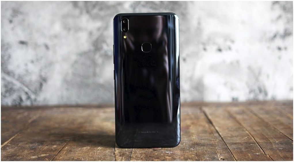 Обзор смартфона Vivo V9: смышленый модник (обзор, смартфона, vivo, смышленый) Обзор смартфона Vivo V9: смышленый модник