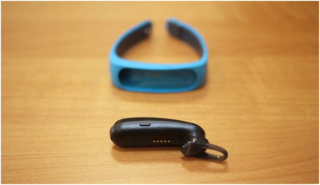 Обзор фитнес-браслета Huawei TalkBand B1: а поговорить?