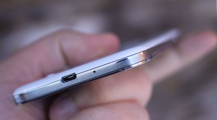 Пластиковый король. Один день с Samsung Galaxy S4 (пластиковый, король, один, день) Пластиковый король. Один день с Samsung Galaxy S4