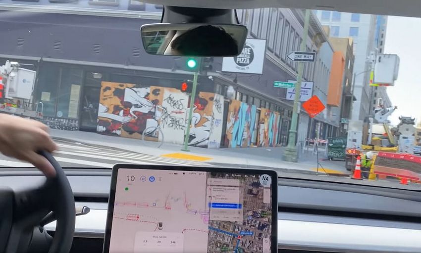 (бета-версия, автономной, системы, tesla, будет, реальной) Бета-версия автономной системы Tesla будет реальной опасностью в городе