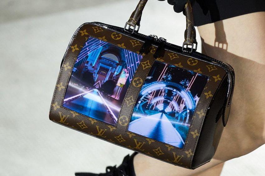 (louis, vuitton, представил, роскошную, коллекцию) Louis Vuitton представил роскошную коллекцию сумок с гибкими дисплеями AMOLED
